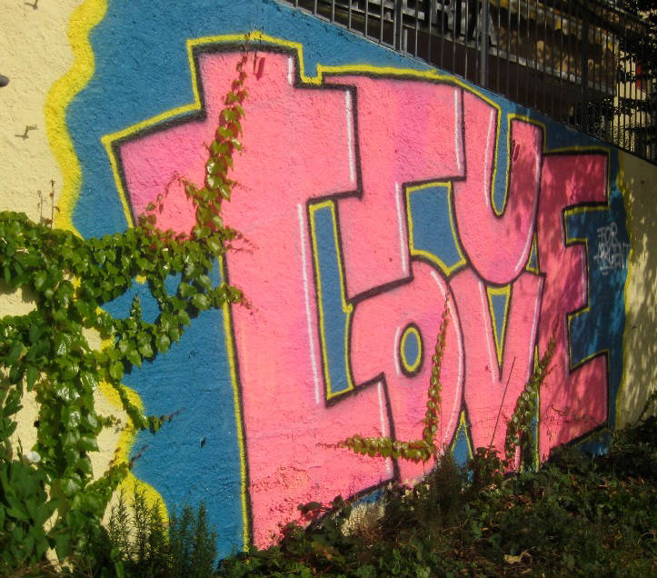 true love graffiti zürich