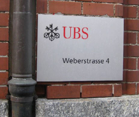 Farbanschlag auf UBS-Gebude an der Weberstrasse in Zrich in der Nacht auf den 6. Mai 2009