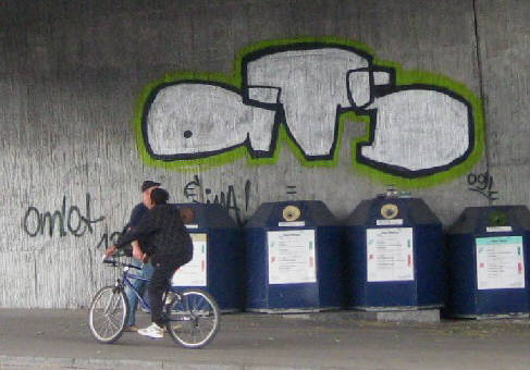 ATS graffiti rosengartenstrasse zrich-wipkingen stadtkreis 10. neu juni 2009. nur kurze zeit on the wall