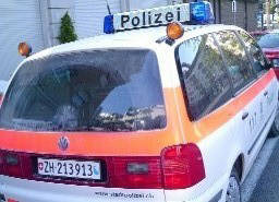 police car zurich switzerland municipal city police. polizeiauto stadtpolizei zrich. tramhaltestelle stauffacher bei starbucks coffee zrich